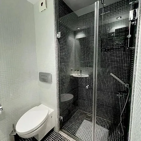Lilies Apartment